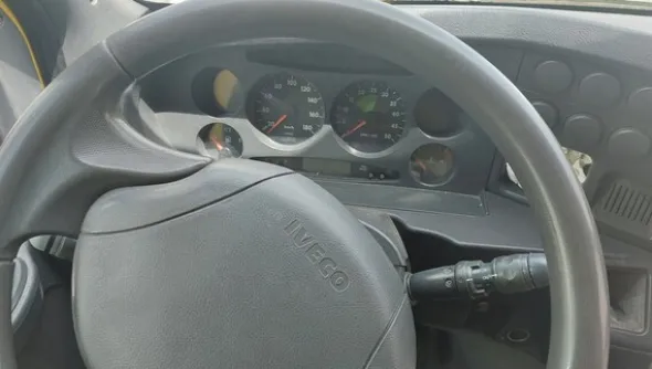 9#6287 Autocarro Iveco Daily