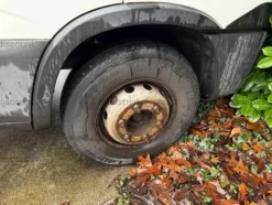 9#9826 Autocarro Iveco Daily