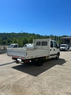 Autocarro Iveco Daily 35C13
