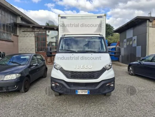 1#9508 Autocarro IVECO Daily per trasporto di cose