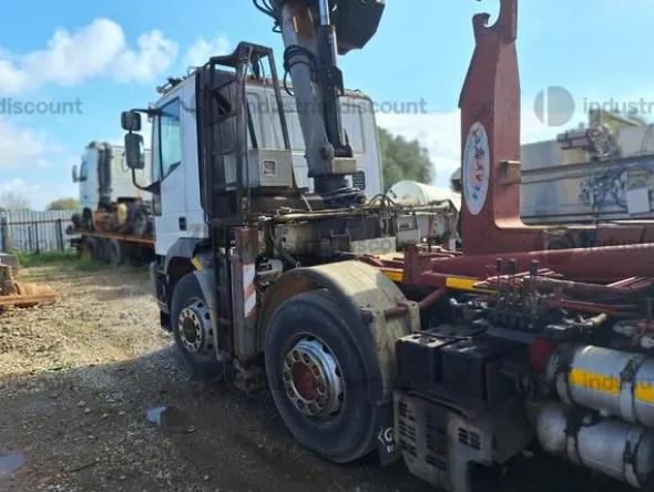 8#9304 Autocarro IvecoEurotech con gru e ragno/polipo a 6 chele