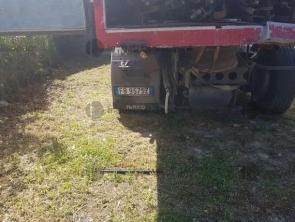 1#10273 Autocarro Iveco Tector 120e23, trattore stradale Stralis 450e5, trattore stradale Iveco Eurostar