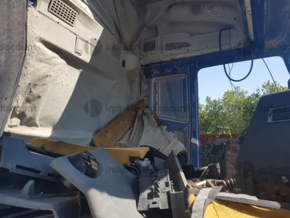 1#10273 Autocarro Iveco Tector 120e23, trattore stradale Stralis 450e5, trattore stradale Iveco Eurostar