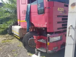 1#10273 Autocarro Iveco Tector 120e23, trattore stradale Stralis 450e5, trattore stradale Iveco Eurostar