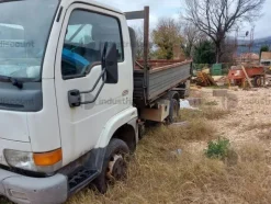 1#9100 Autocarro Nissan