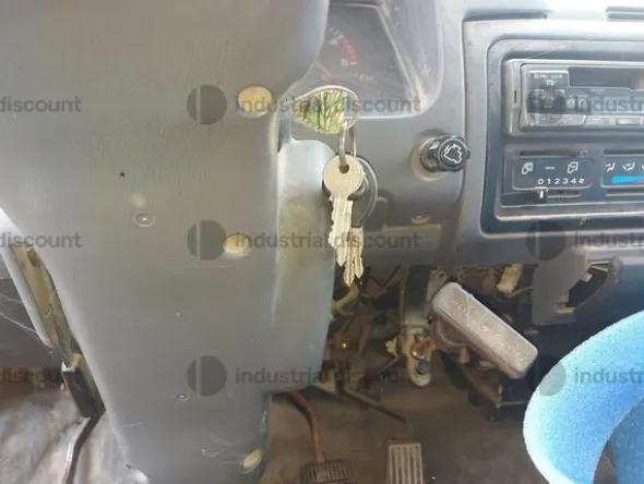 1#9100 Autocarro Nissan