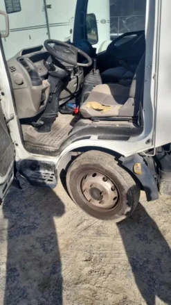 6#8291 Autocarro Nissan Cabstar