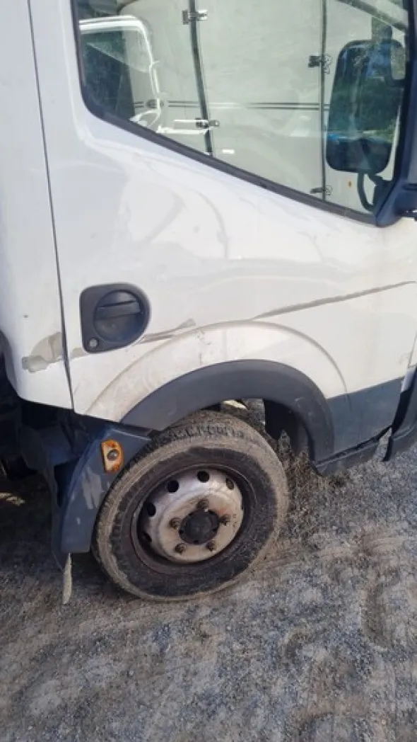 6#8291 Autocarro Nissan Cabstar