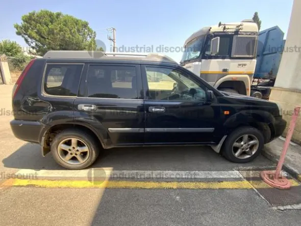 11#8816 Autocarro Nissan X-Trail