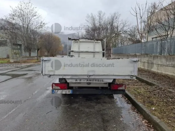 48#10047 Autocarro Volkswagen Crafter