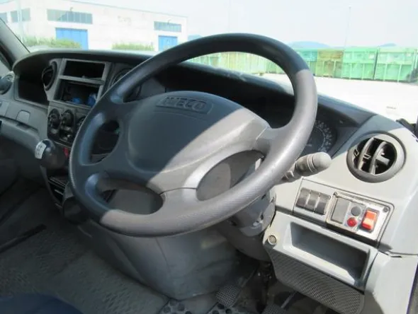 51#3561 Autocompattatore Iveco 35 C10