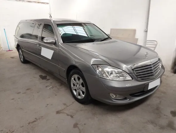 3#8088 Autofunebre Daimlerchrysler