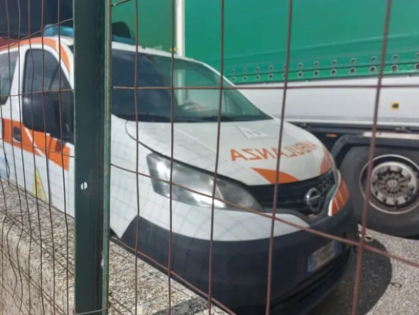 26#8394 Auto Medica Nissan nv 200