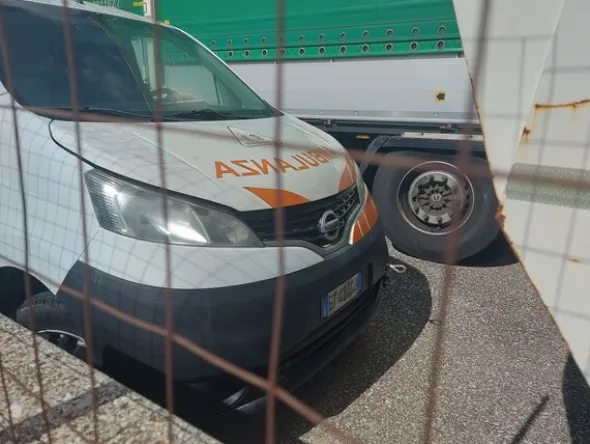 26#8394 Auto Medica Nissan nv 200