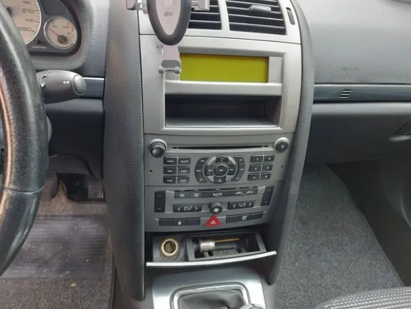1#8136 Automobile Peugeot 407 SW