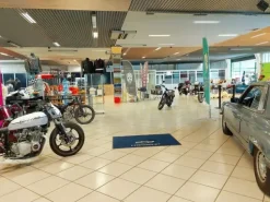 #21379 Autosalone con officine e appartamenti