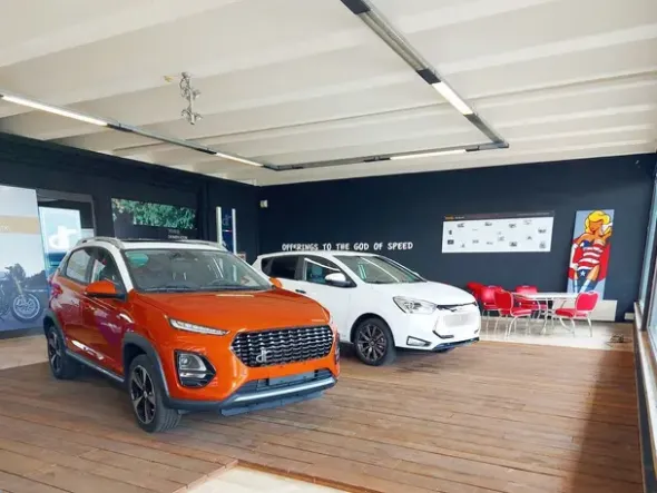 #21379 Autosalone con officine e appartamenti