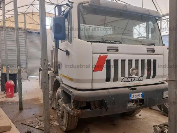 1#9681 Autoveicolo Astra e macchine operatrici Astra e Fiat Iveco