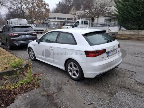 18#10047 Autovettura Audi A3