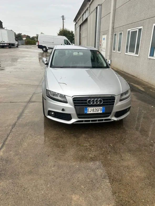 Autovettura Audi A4 – targa EJ826FB