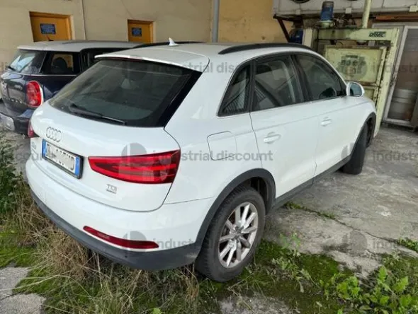 1#9548 Autovettura Audi Q3