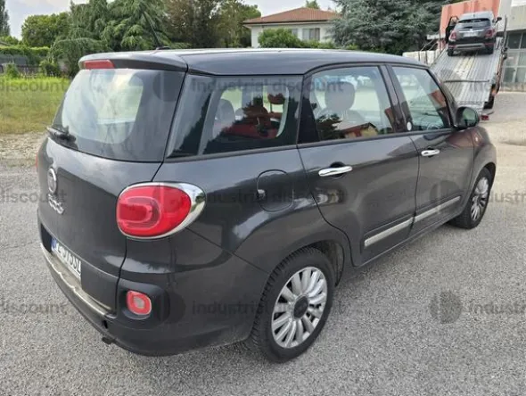 2#10292 Autovettura Fiat 500L