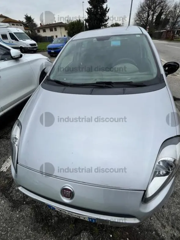 4#9948 Autovettura Fiat Punto