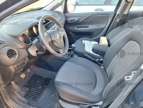 14#8738 Autovettura Fiat Punto