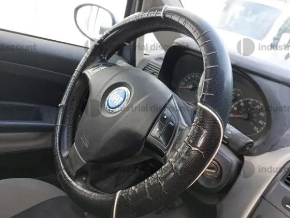 7#8924 Autovettura Fiat Punto