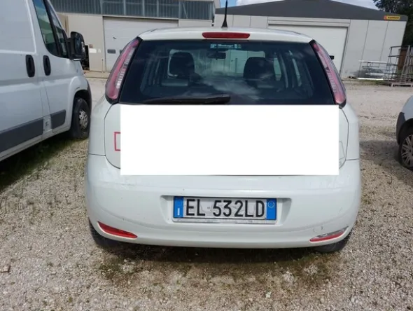 8#8245 Autovettura Fiat Punto
