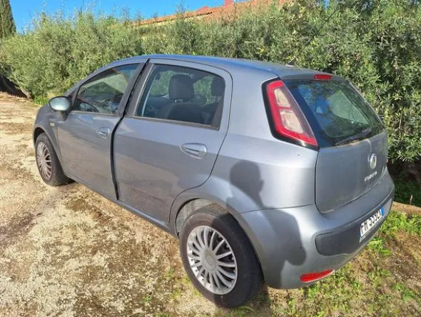 1#8637 Autovettura Fiat Punto 1.2D