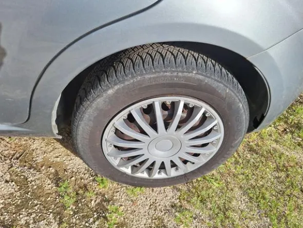 1#8637 Autovettura Fiat Punto 1.2D