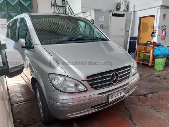 14#9138 Autovettura Mercedes e Autocarro Renault