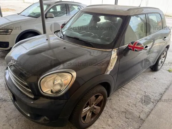 2#9548 Autovettura Mini Cooper Countryman
