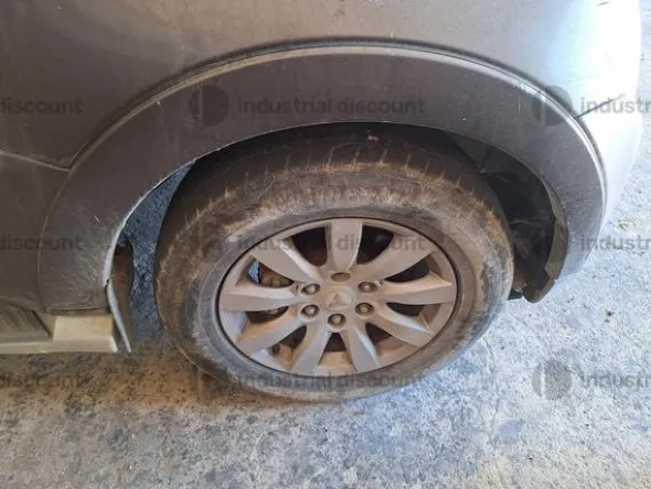 27#10158 Autovettura Mitsubishi Pajero