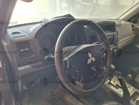 27#10158 Autovettura Mitsubishi Pajero