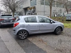 36#10047 Autovettura Opel