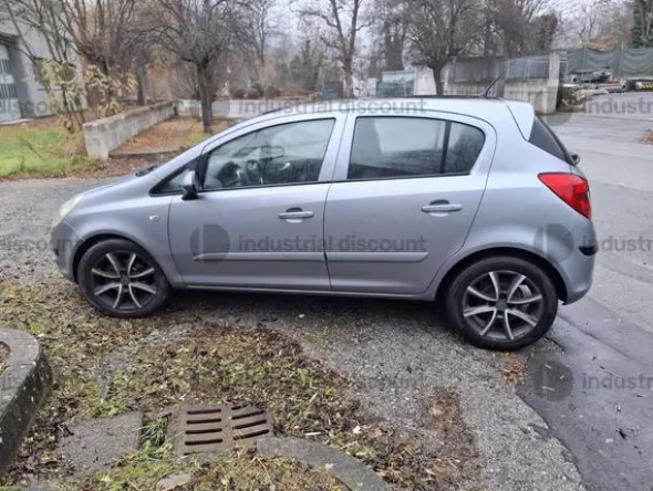 36#10047 Autovettura Opel