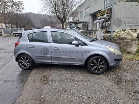 36#10047 Autovettura Opel