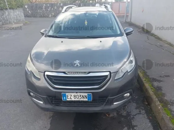 2#9812 Autovettura Peugeot