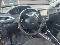2#9812 Autovettura Peugeot