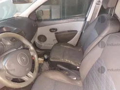 2#8749 Autovettura Renault Clio