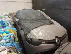6#5809 Autovettura Renault Clio