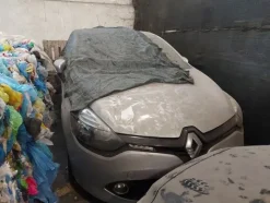 6#5809 Autovettura Renault Clio