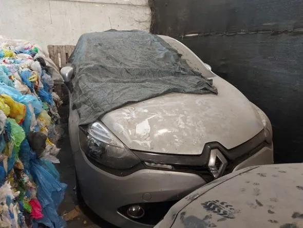 6#5809 Autovettura Renault Clio