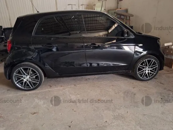 1#9811 Autovettura Smart ForFour Brabus