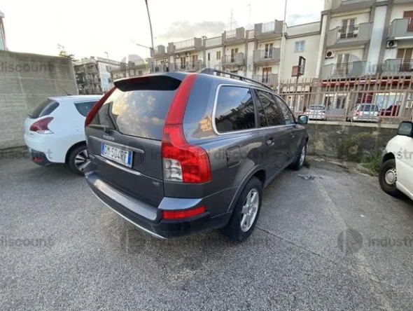 2#9773 Autovettura Volvo