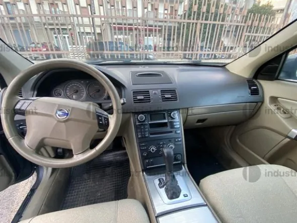 2#9773 Autovettura Volvo