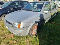 32#8738 Autovetture Ford e Mercedes Benz