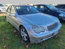 32#8738 Autovetture Ford e Mercedes Benz